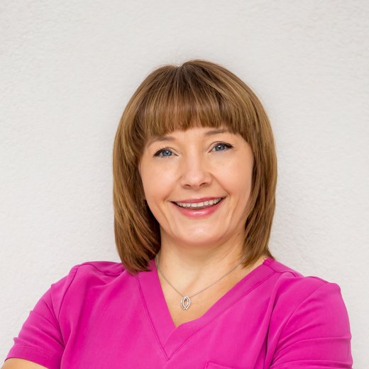 Portret: Monika Grzonek, fizjoterapeutka przyjmująca w gabinecie Tulipanie w Łodzi.